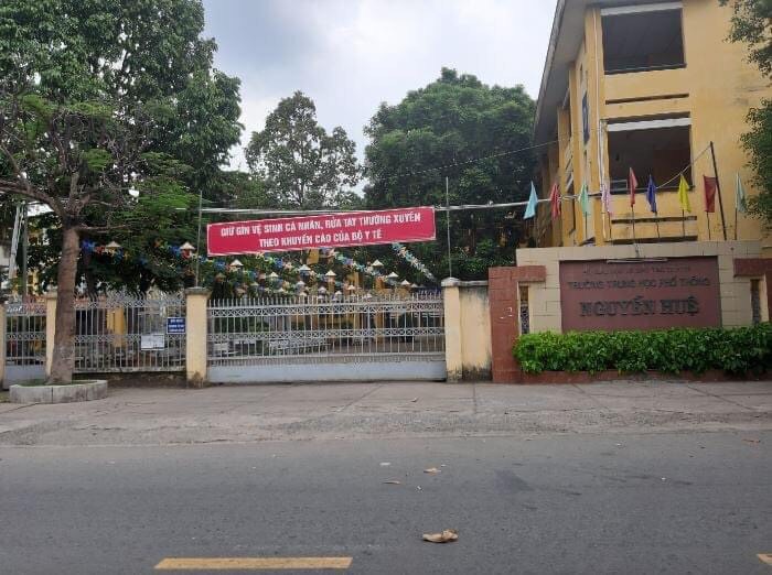 Trường THPT Nguyễn Huệ cách VHGP 1.5km