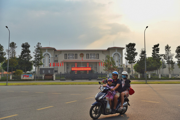 Trụ sở HĐND và UBND thành phố Thủ Đức đặt tại số 168 đường Trương Văn Bang, phường Thạnh Mỹ Lợi